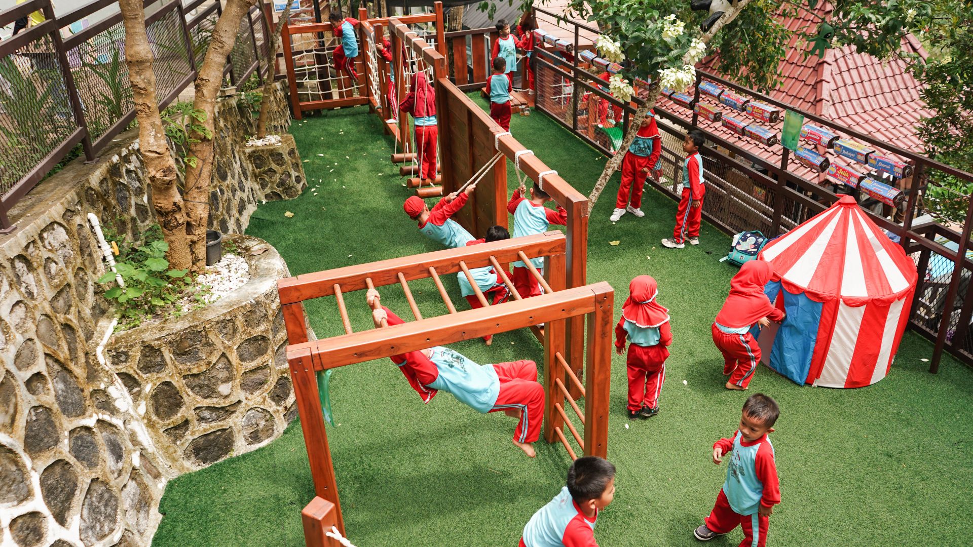 Play Ground di Kedai Bukit Rhema