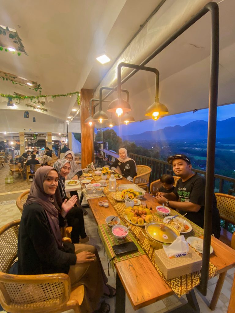 Tempat makan dan Sarapan di Borobudur