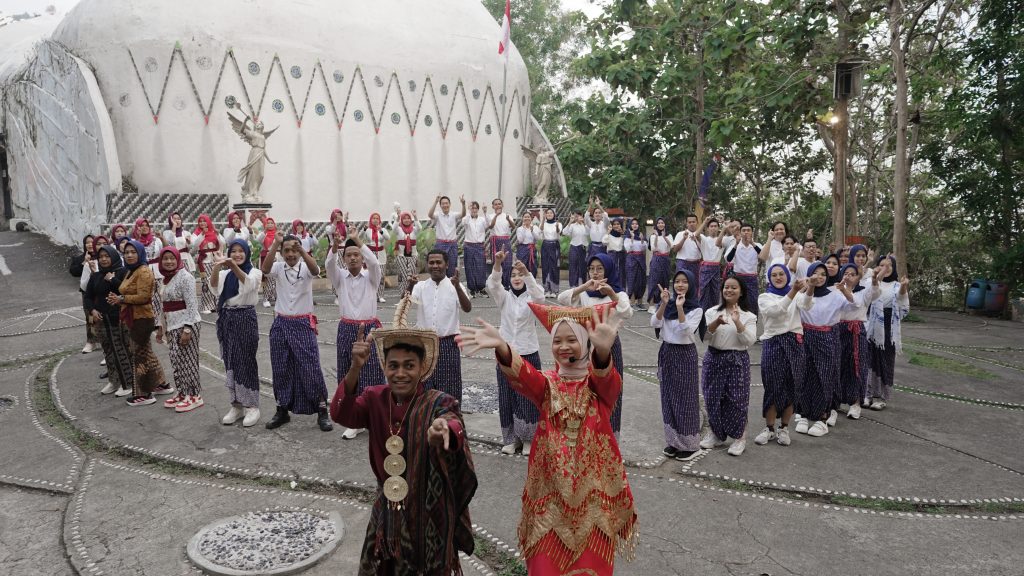Menari di Bukit Rhema