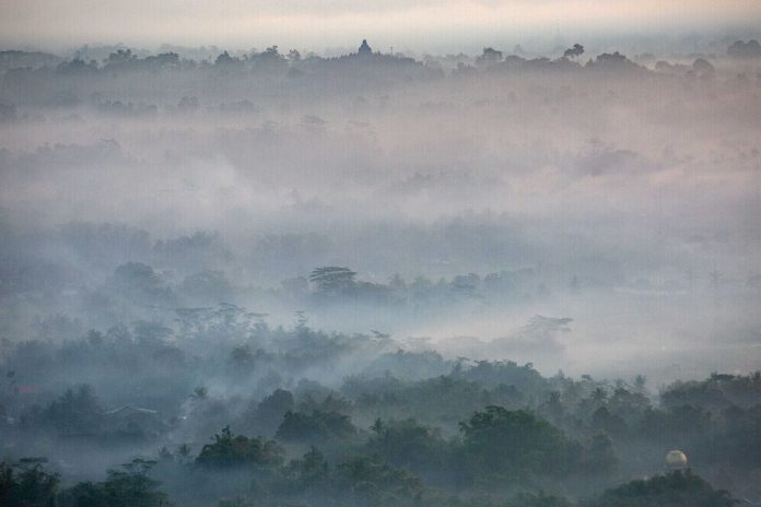 candi-borobudur-dari-bukit-rhema Candi Borobudur